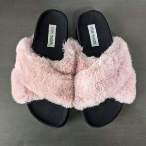 PINK STEVE MADDEN FAUX FUR AMARI SANDAL